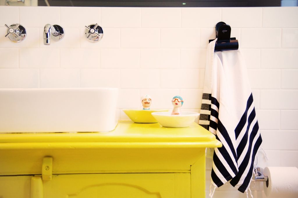 Scandi + Modern Mix: House Lester homify Bathroom