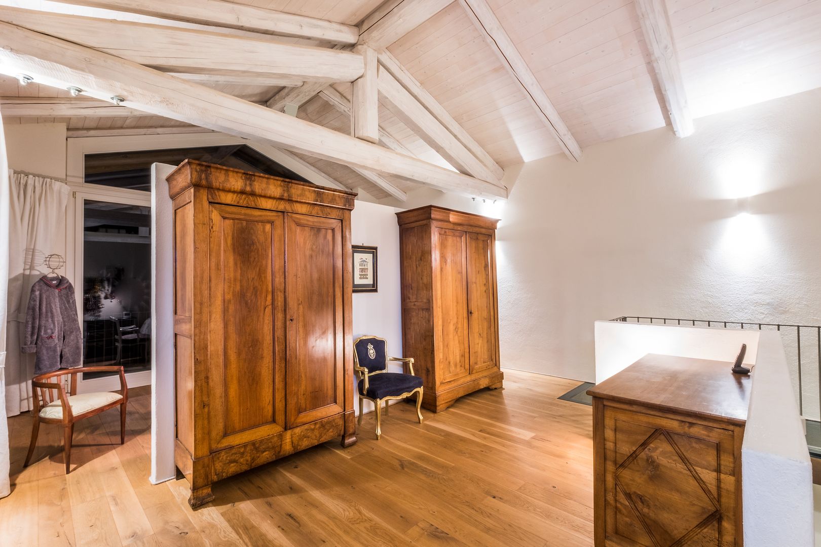 Casa di Campagna, UAU un'architettura unica UAU un'architettura unica Closets