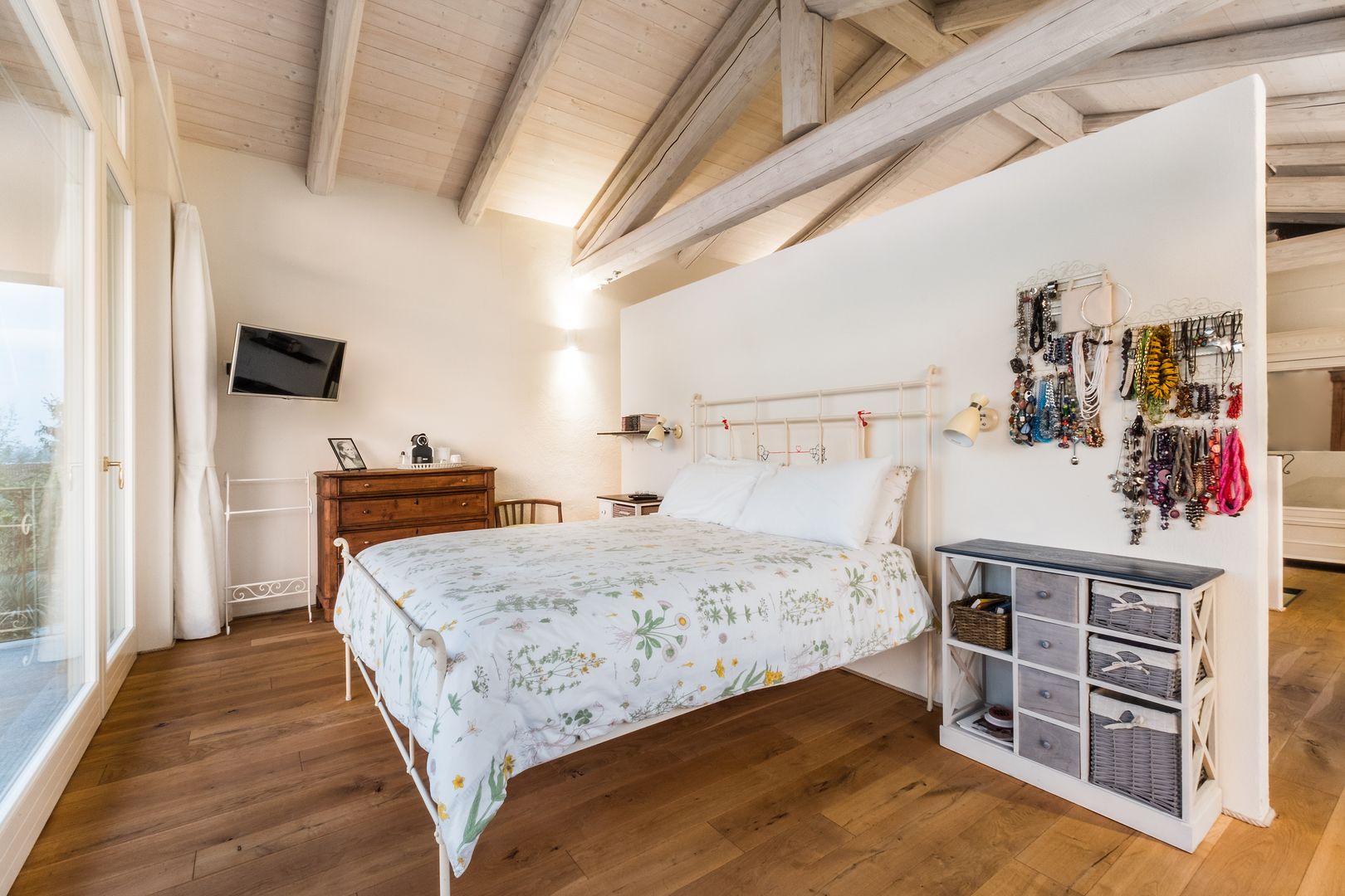 Casa di Campagna, UAU un'architettura unica UAU un'architettura unica Kamar Tidur Gaya Kolonial