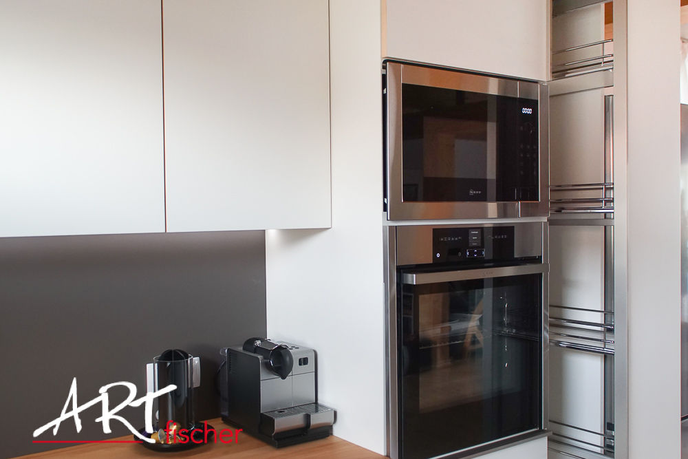 offene Küche im Einfamilienhaus, ARTfischer Die Möbelmanufaktur. ARTfischer Die Möbelmanufaktur. Modern kitchen Engineered Wood Transparent