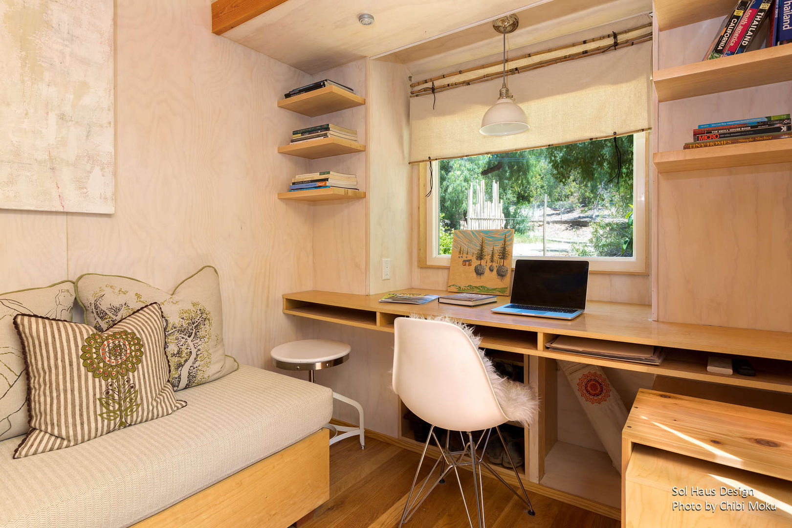 Sol Haus Design | Vina's Tiny House | Ojai, CA, Chibi Moku Architectural Films Chibi Moku Architectural Films Study/office Engineered Wood Transparent