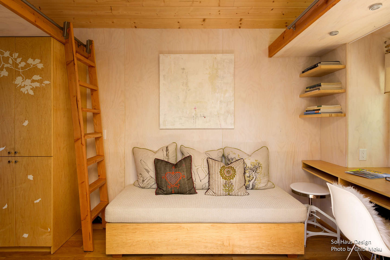 Sol Haus Design | Vina's Tiny House | Ojai, CA, Chibi Moku Architectural Films Chibi Moku Architectural Films Living room Engineered Wood Transparent