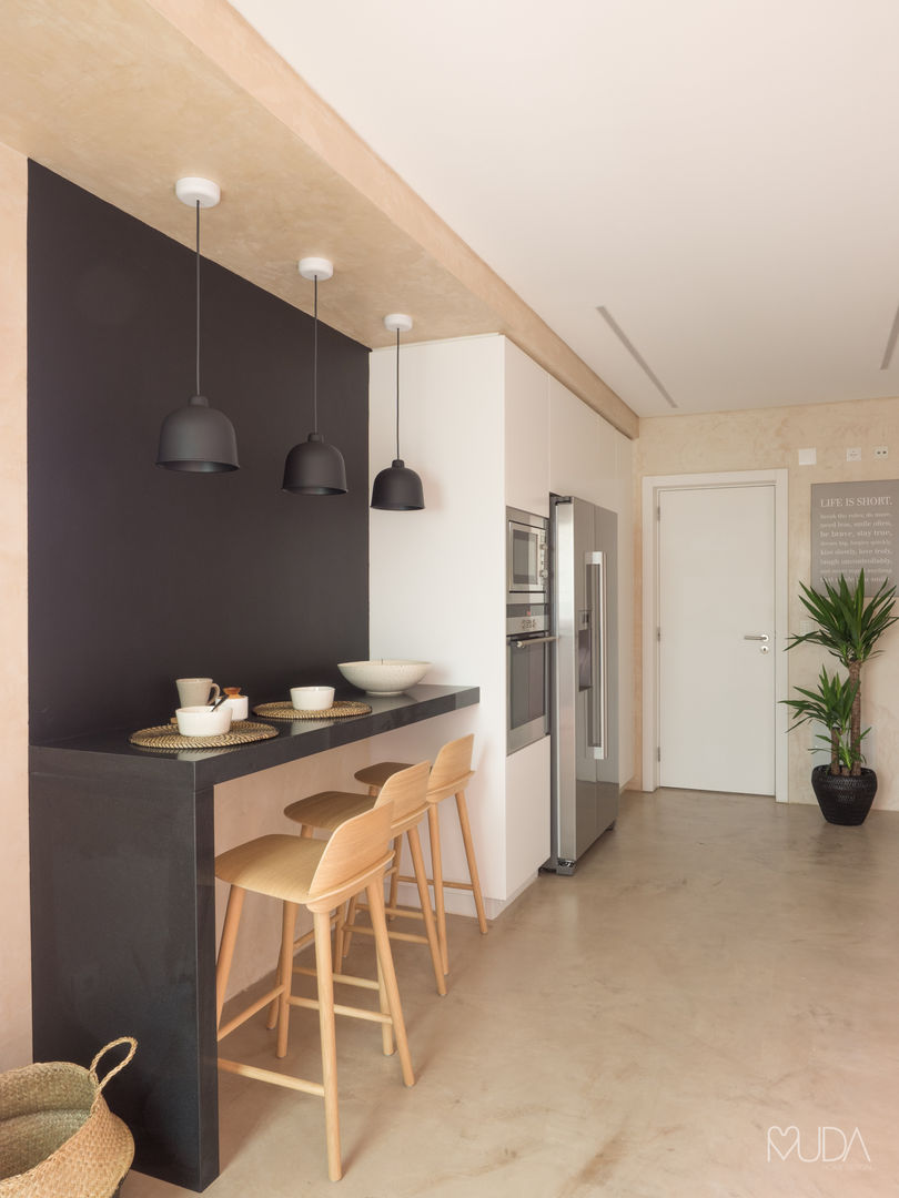 CB Apartment - Lisbon, MUDA Home Design MUDA Home Design 現代廚房設計點子、靈感&圖片