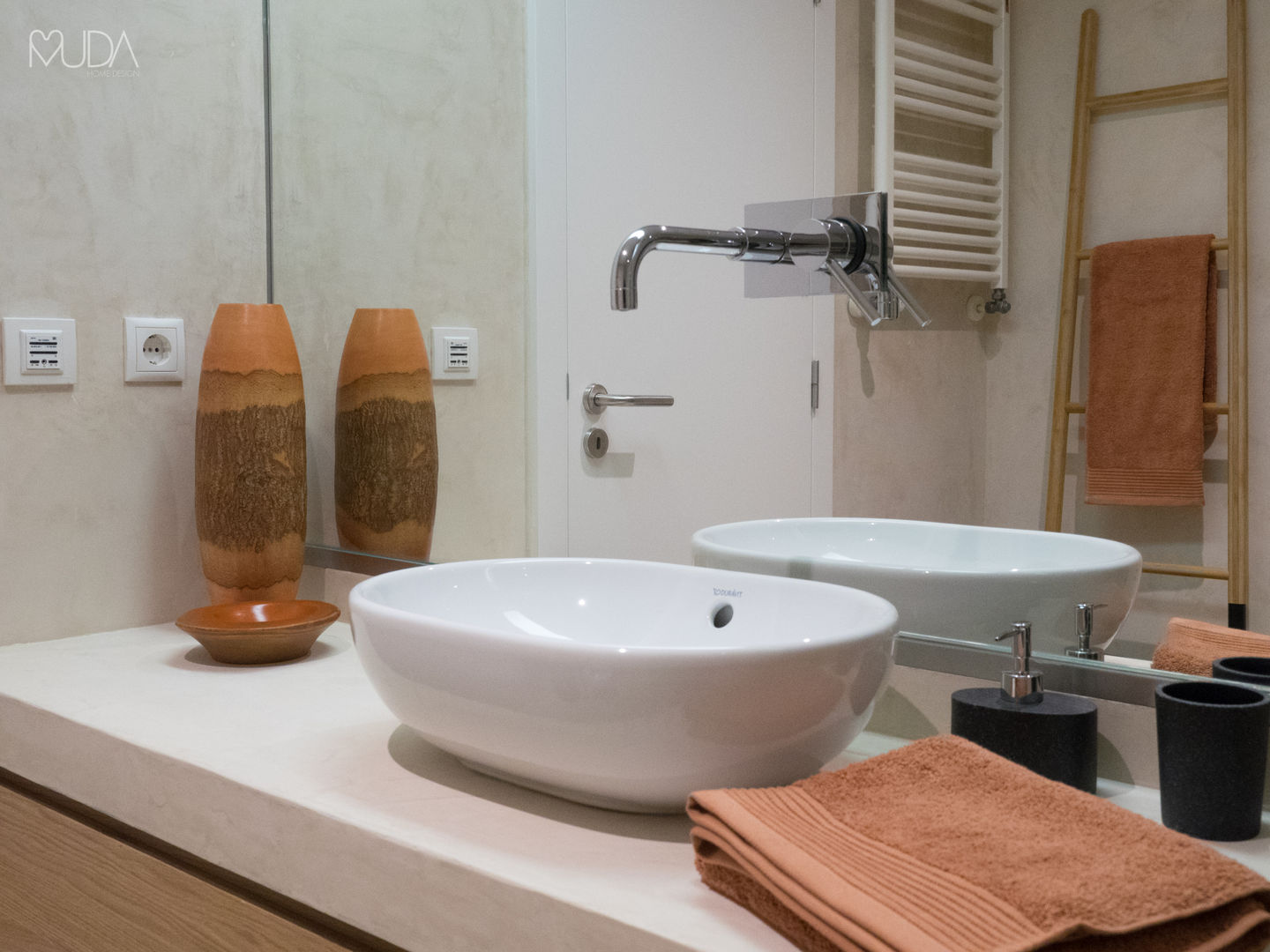 CB Apartment - Lisbon, MUDA Home Design MUDA Home Design モダンスタイルの お風呂