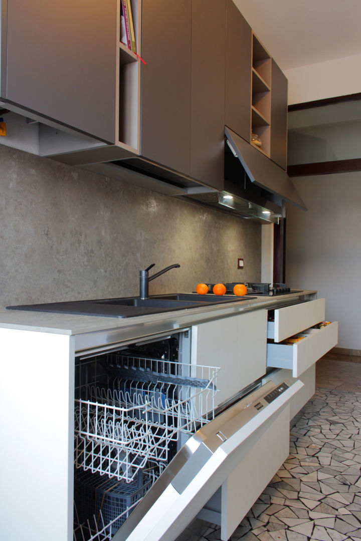 Cucina moderna, Gaia Brunello | in-photo Gaia Brunello | in-photo 現代廚房設計點子、靈感&圖片 儲櫃