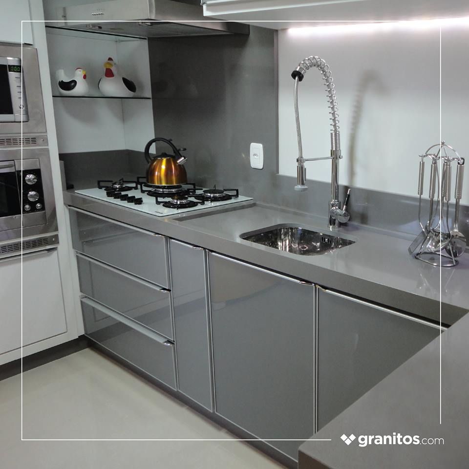 Tons neutros são clássicos atemporais., Granitos.com Granitos.com Kitchen Quartz