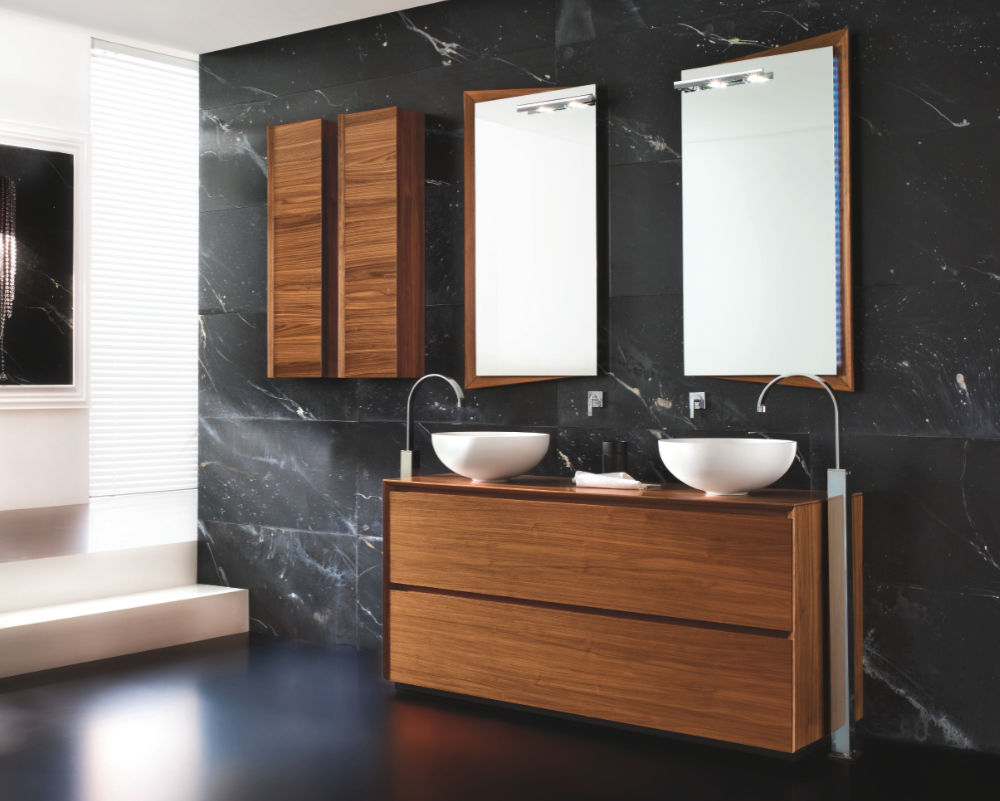 homify Modern bathroom