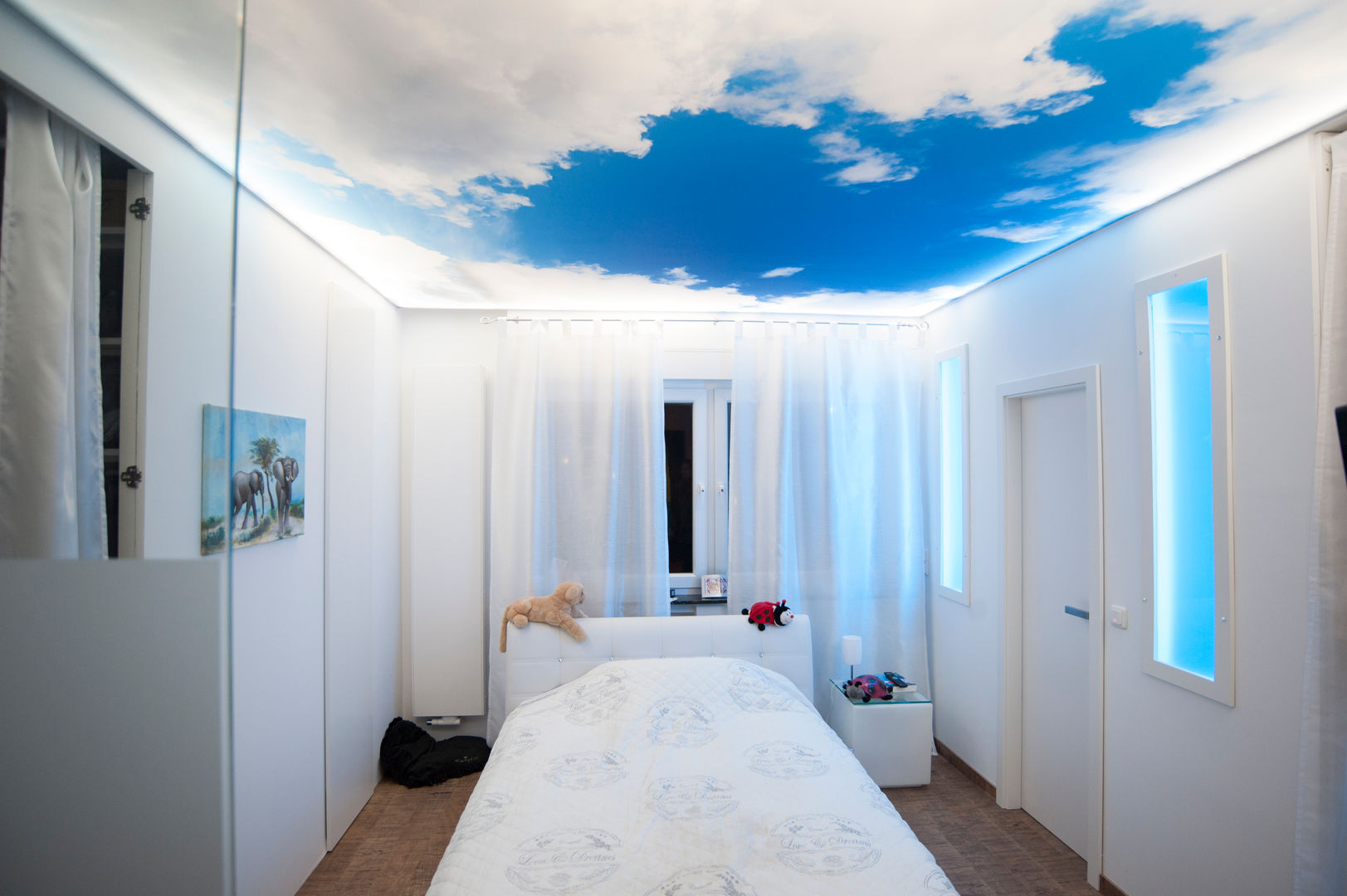 Lichtplanung und Beleuchtung für ein Einfamilienhaus , Moreno Licht mit Effekt - Lichtplaner Moreno Licht mit Effekt - Lichtplaner Modern style bedroom