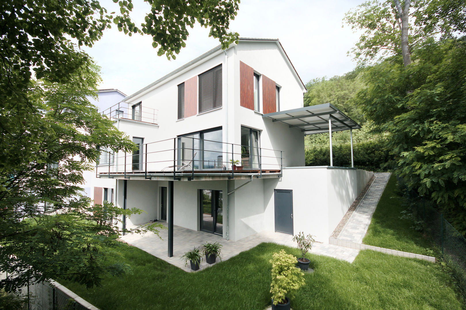 Einfamilienhaus Rudolstadt, Planungsgruppe Korb GmbH Architekten & Ingenieure Planungsgruppe Korb GmbH Architekten & Ingenieure บ้านและที่อยู่อาศัย