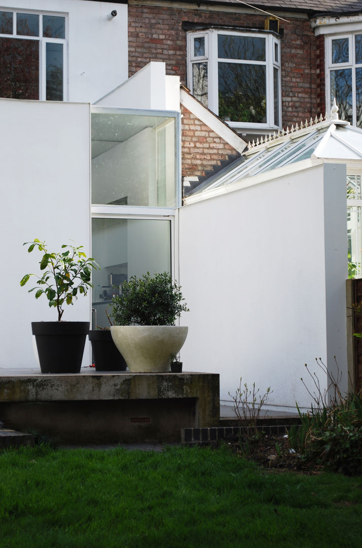 College Road, Manchester., Studio Maurice Shapero Studio Maurice Shapero Modern balcony, veranda & terrace