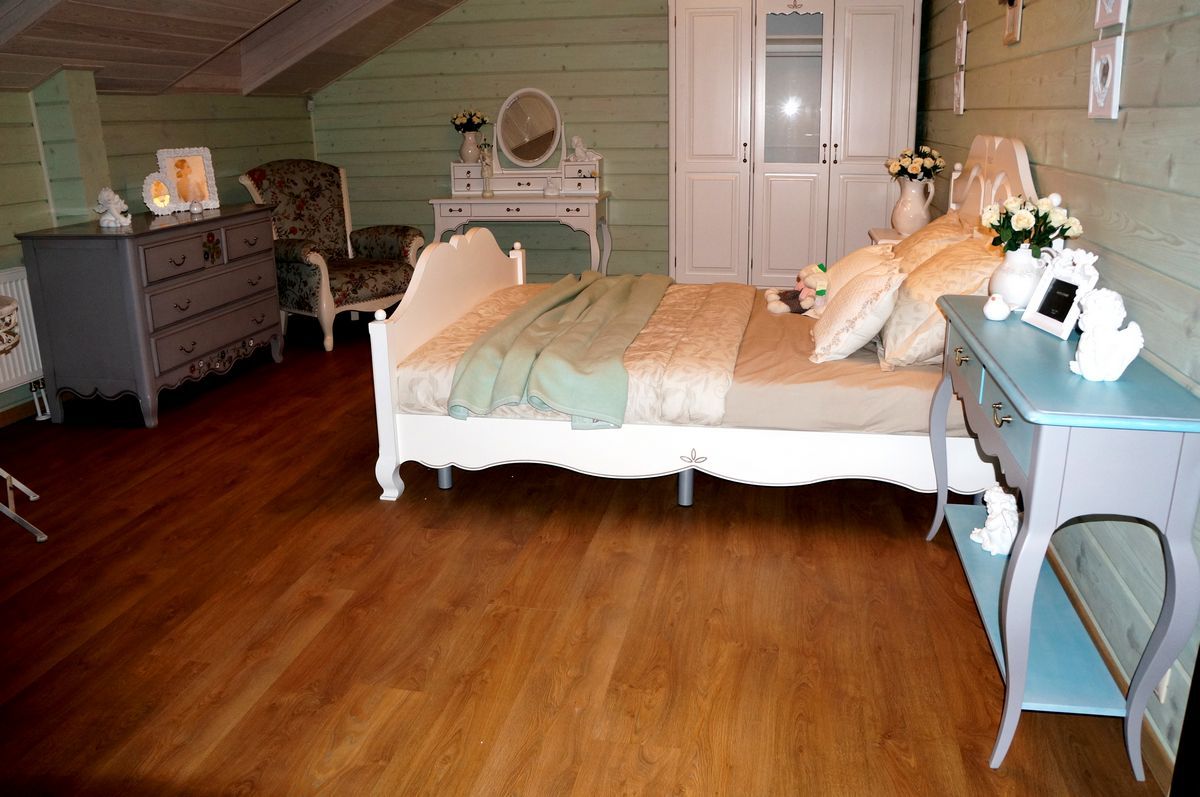 homify Country style bedroom Wood Wood effect