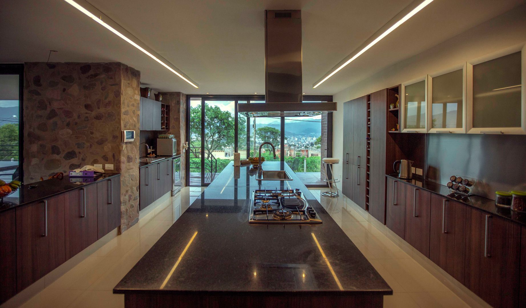 Casa Finca Cuyaya, Horizontal Arquitectos Horizontal Arquitectos Modern style kitchen