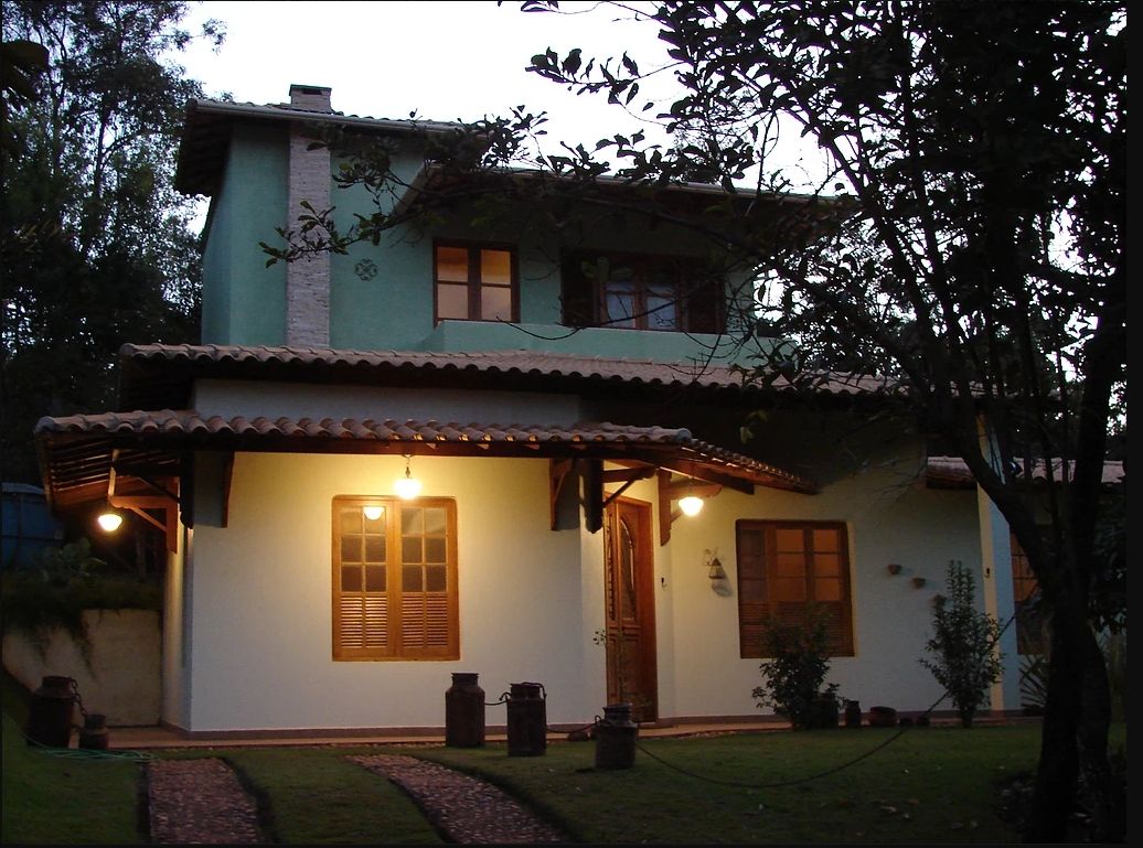 Residência localizada em um condomínio fechado em Casa Branca Brumadinho, Arquiteta Ana Paula Paiva Arquiteta Ana Paula Paiva Rustic style house