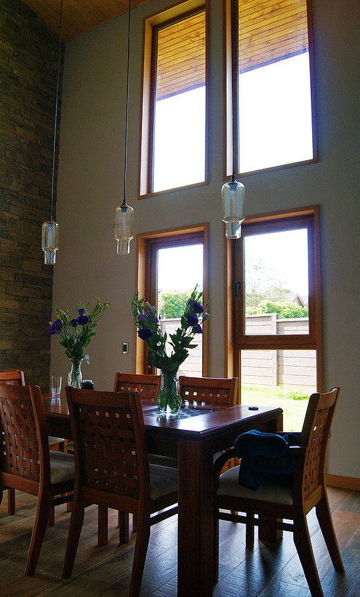 homify Modern dining room Glass