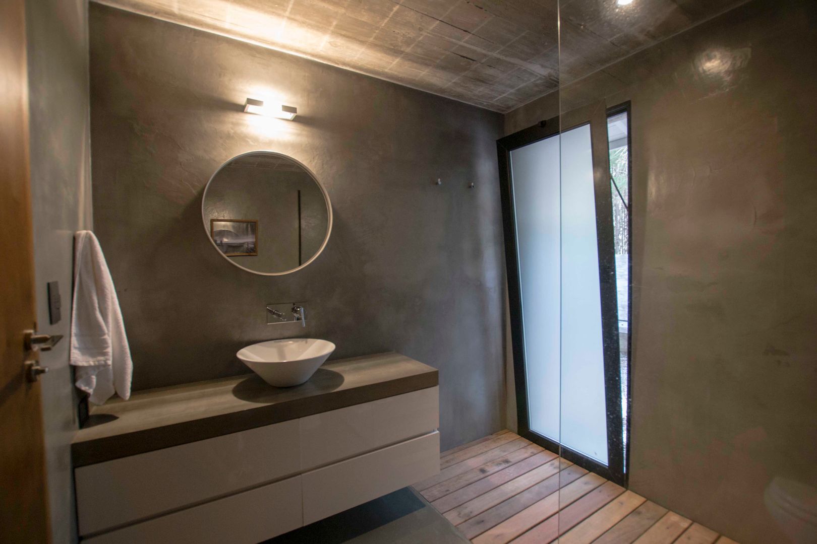 Casa El Faro 01. Carmelo, Uruguay, TC Estudio TC Estudio Modern style bathrooms