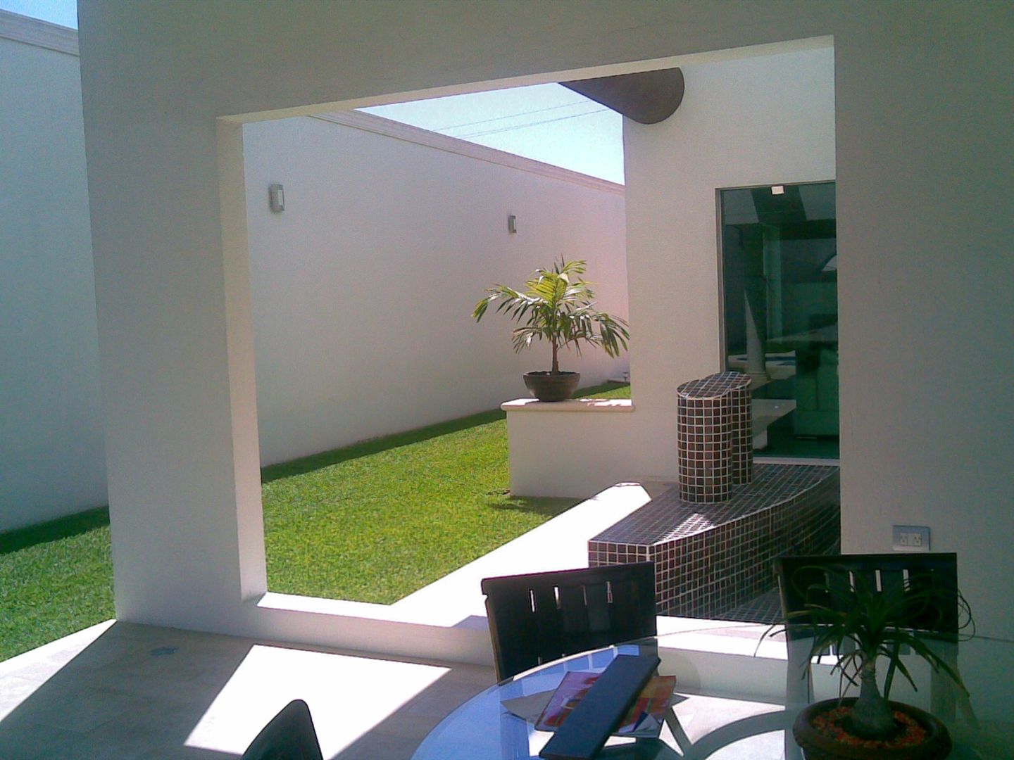 CASA BEIGE , SG Huerta Arquitecto Cancun SG Huerta Arquitecto Cancun Kolam renang halaman Batu Kapur