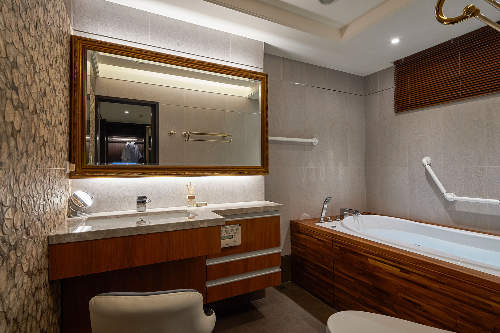 主臥浴室大吹療癒自然風 青瓷設計工程有限公司 Classic style bathroom