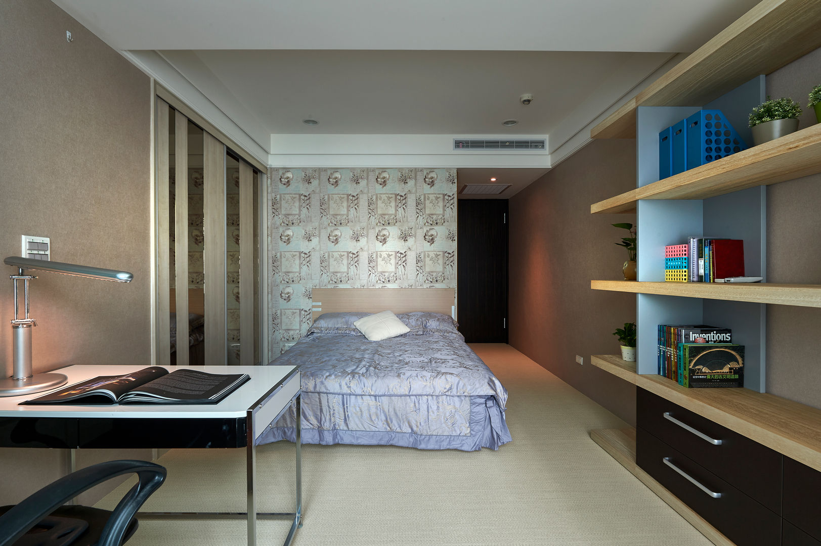 休憩、辦公兩相宜的恬靜秘書臥室 青瓷設計工程有限公司 Classic style bedroom
