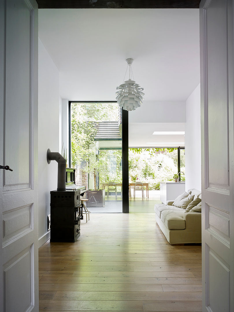 villa 1, White Door Architects White Door Architects Minimalistische woonkamers