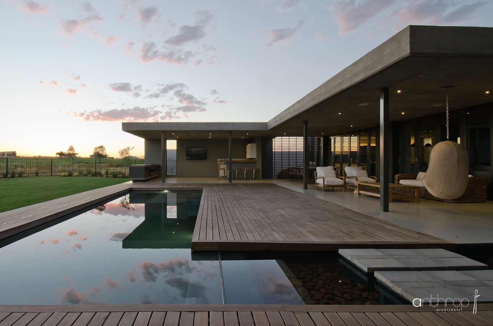 homify Modern pool