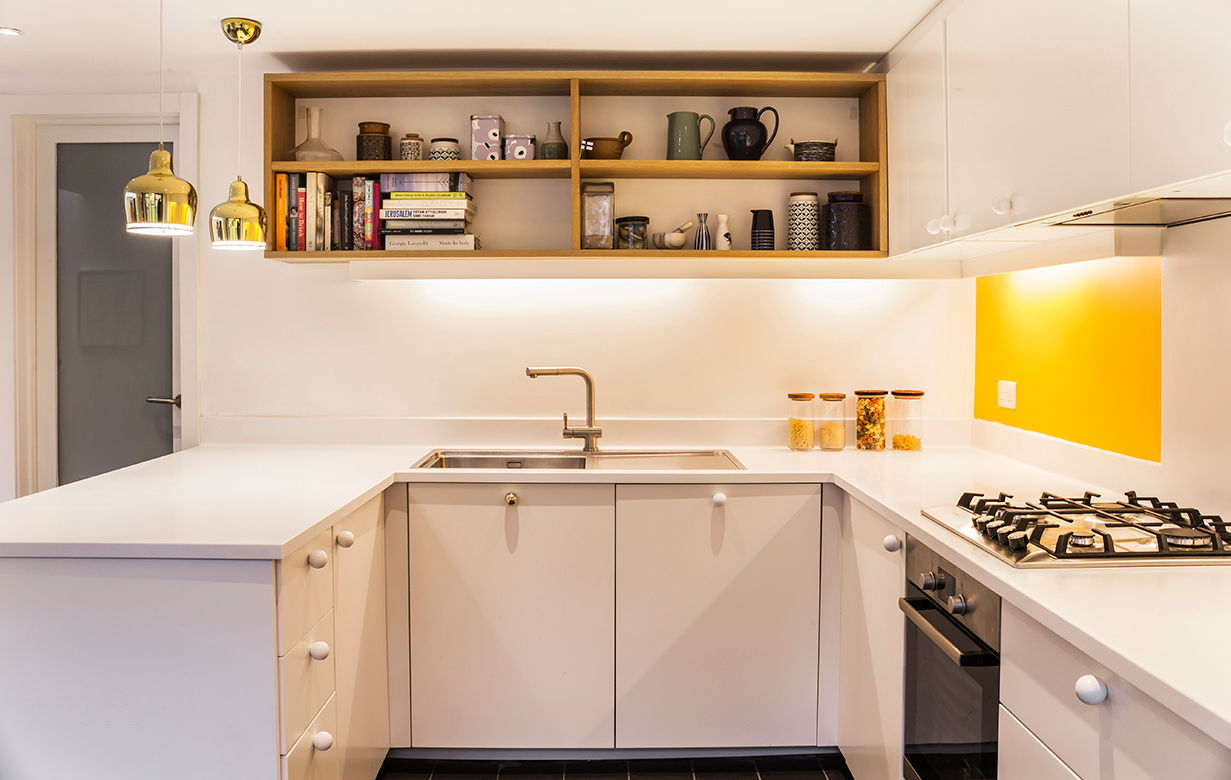 Kitchen A2studio Cocinas de estilo moderno kitchen sink,wood shelf