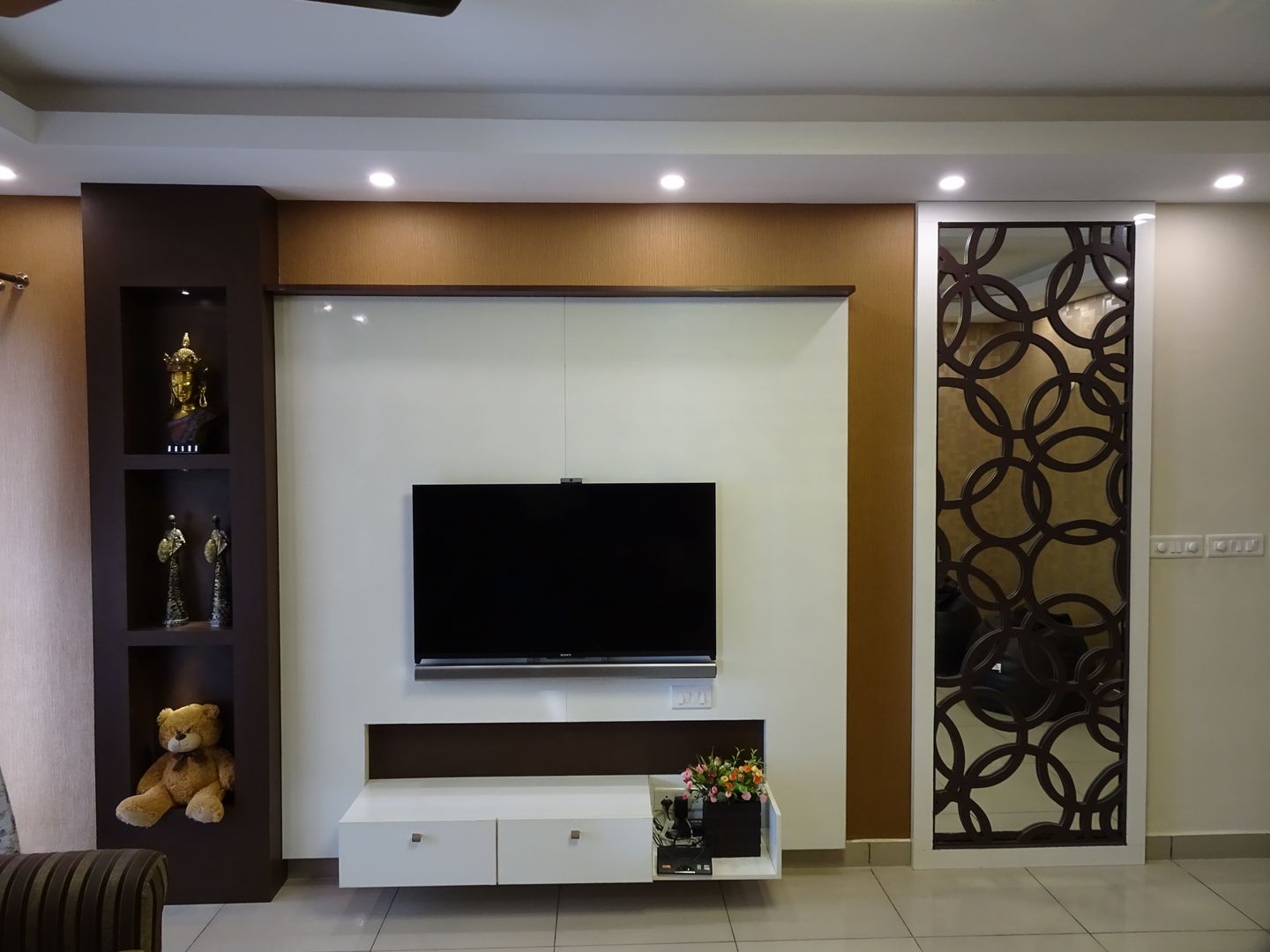 homify Modern living room TV stands & cabinets