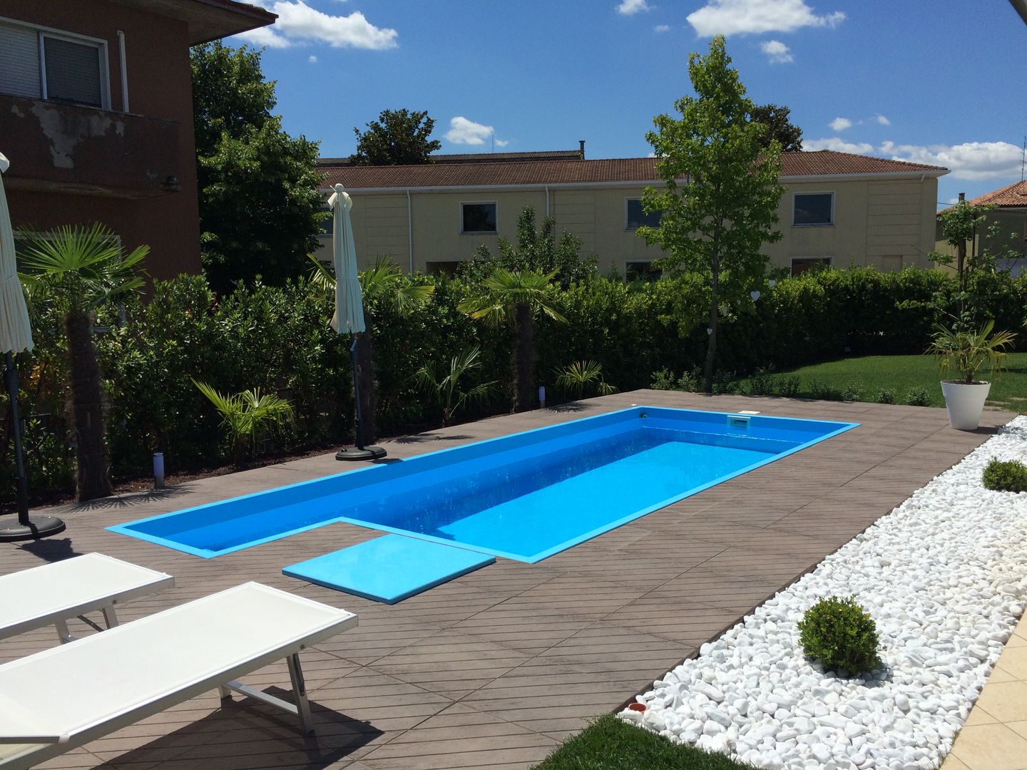 Piscina interrata in polipropilene su misura senza stampo , Aquazzura Piscine Aquazzura Piscine Piscinas de estilo moderno