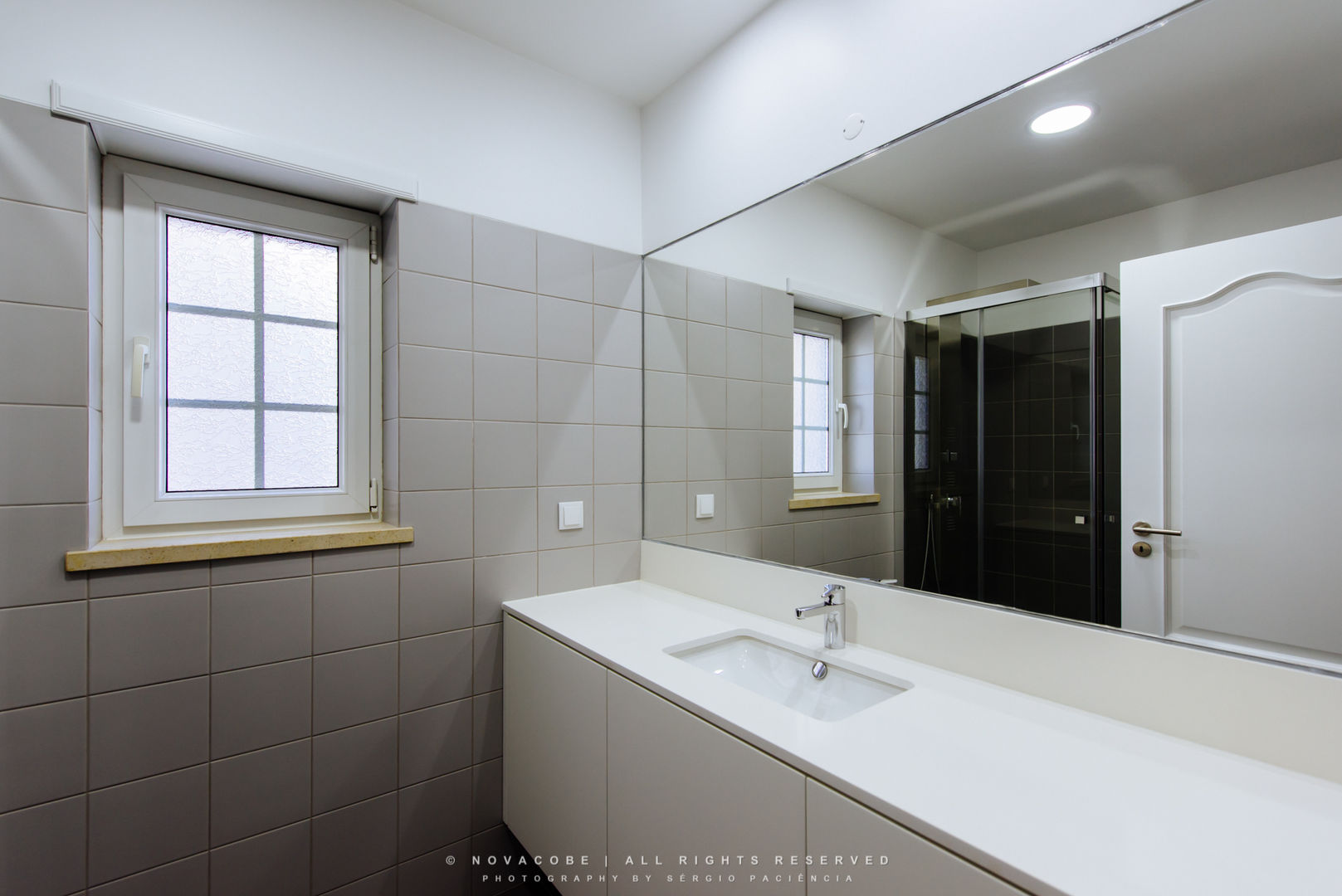 homify Modern Banyo