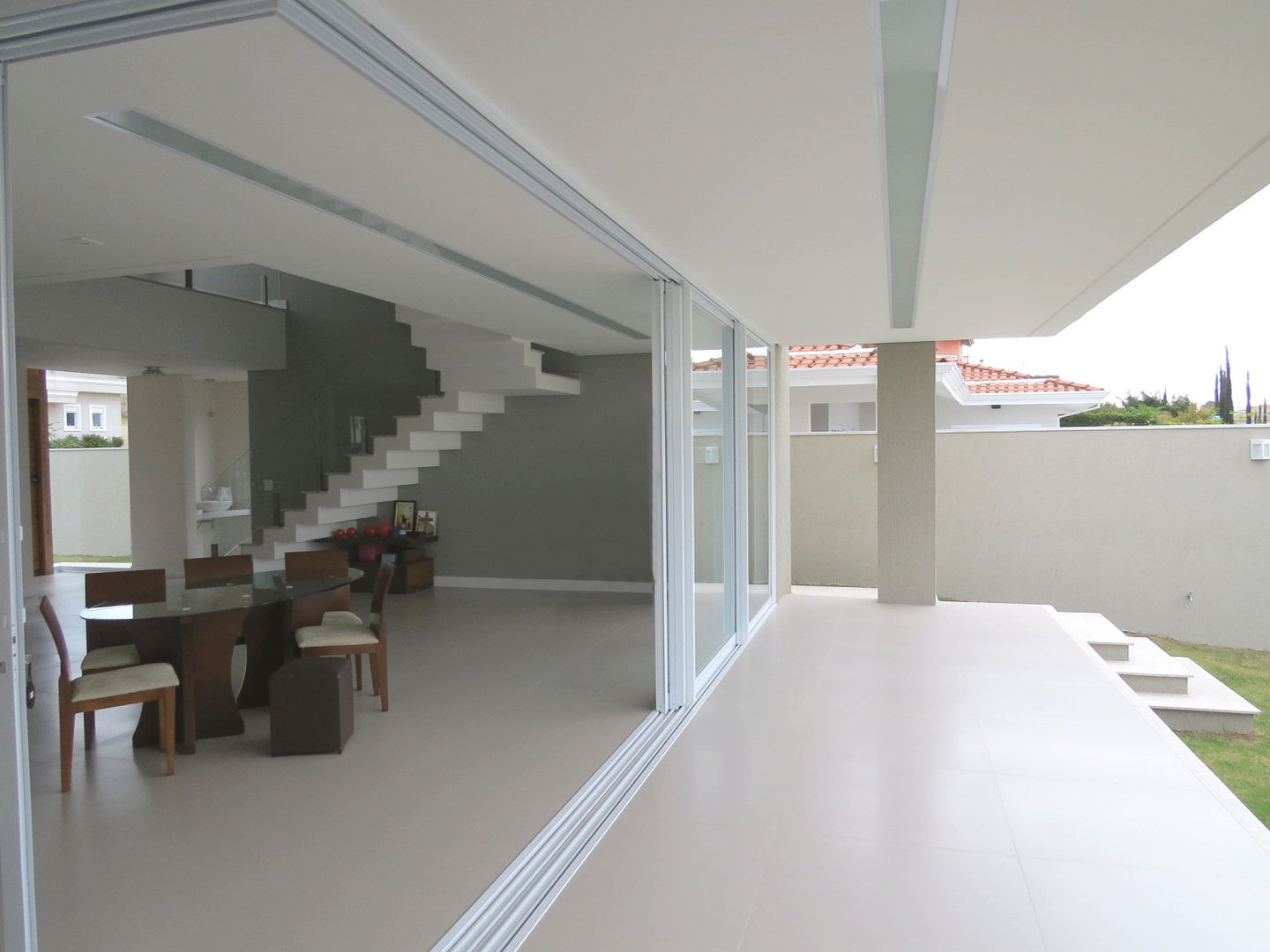 Residencia Reserva da Serra, Habitat arquitetura Habitat arquitetura หน้าต่าง อลูมิเนียมและสังกะสี