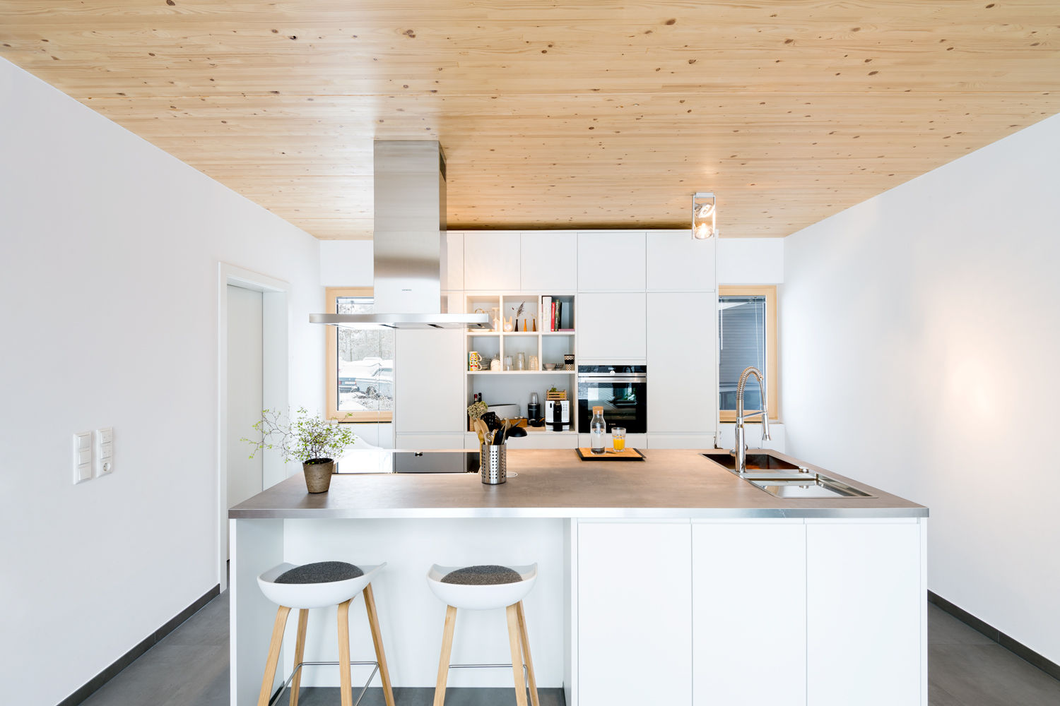 wohnhaus b, sebastian kolm architekturfotografie sebastian kolm architekturfotografie Cocinas modernas: Ideas, imágenes y decoración Madera Acabado en madera