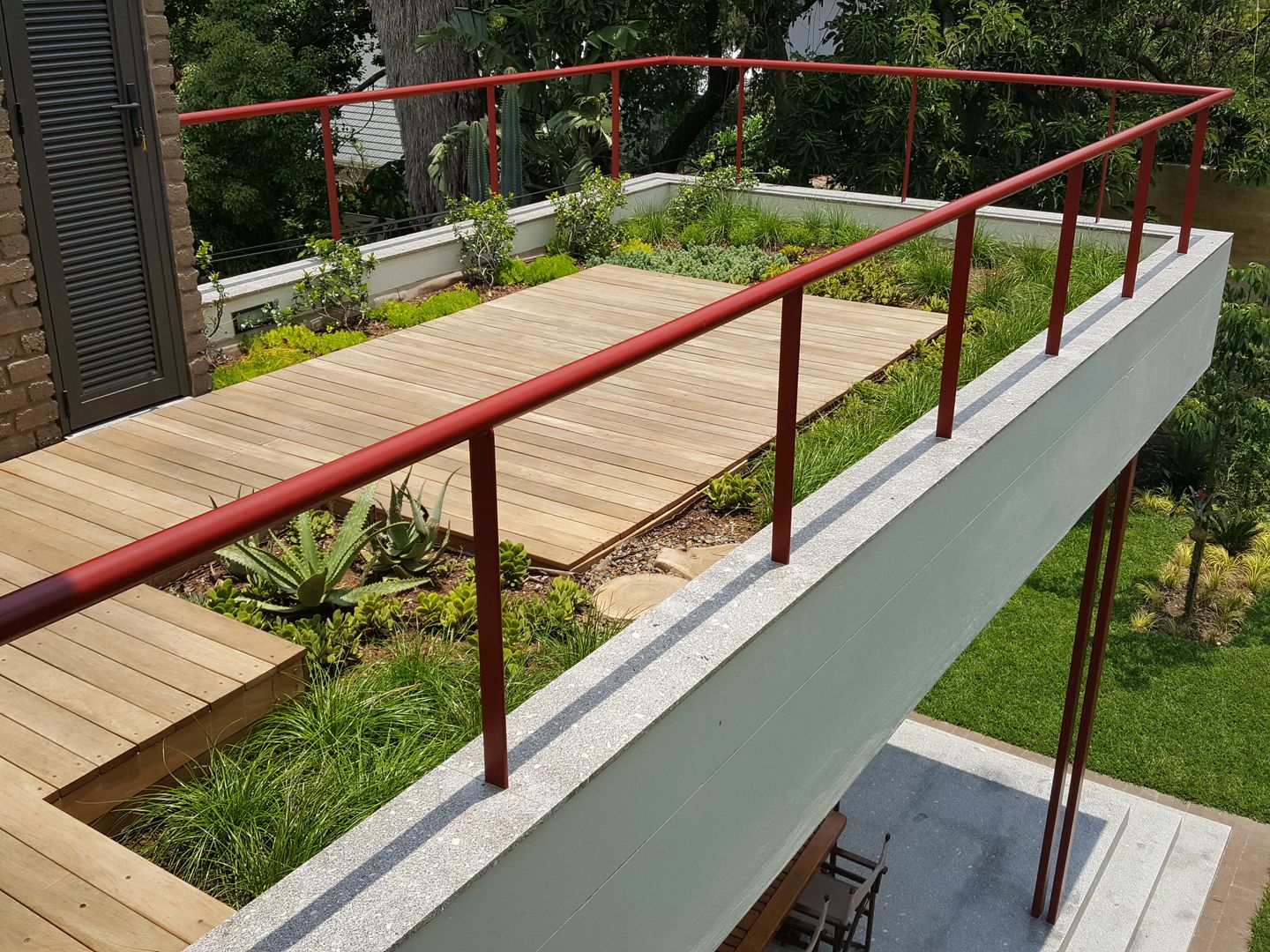 roof garden with timber deck Human Voice Architects Terrace