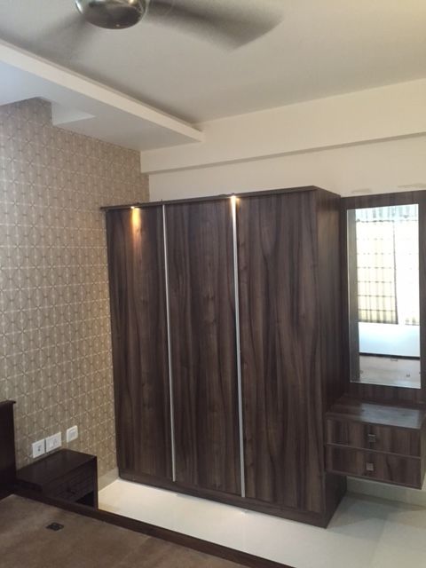 Residential projects, Antarangni Interior p ltd Antarangni Interior p ltd Bedroom Wardrobes & closets