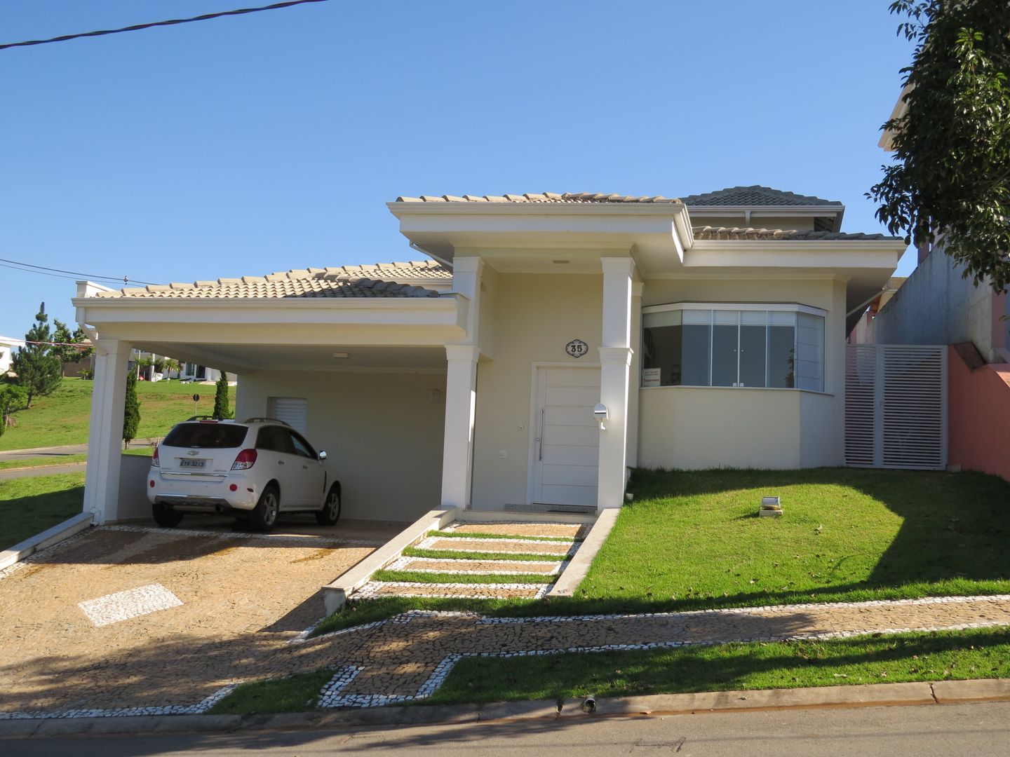 Residencia Neoclássica , Barbara Oriani Arquiteta Barbara Oriani Arquiteta Rumah Klasik Beton