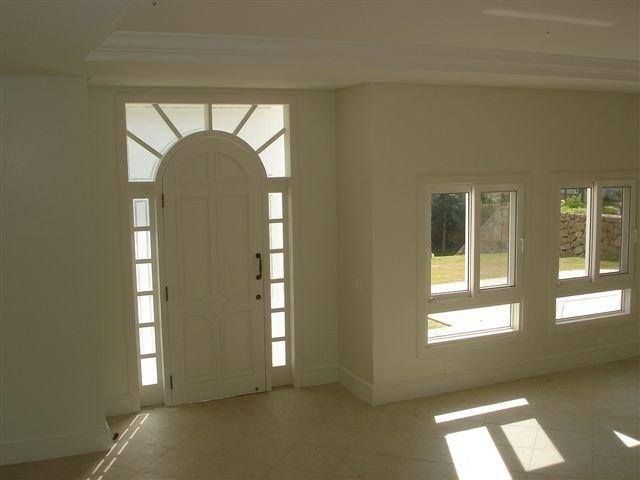 homify Classic style windows & doors Glass