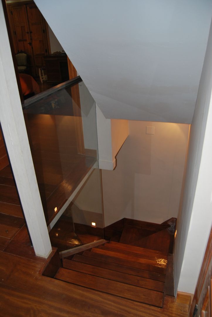 BARANDILLA DE VIDRIO Tu Arquitecto Reforma Pasillos, vestíbulos y escaleras eclécticos Vidrio