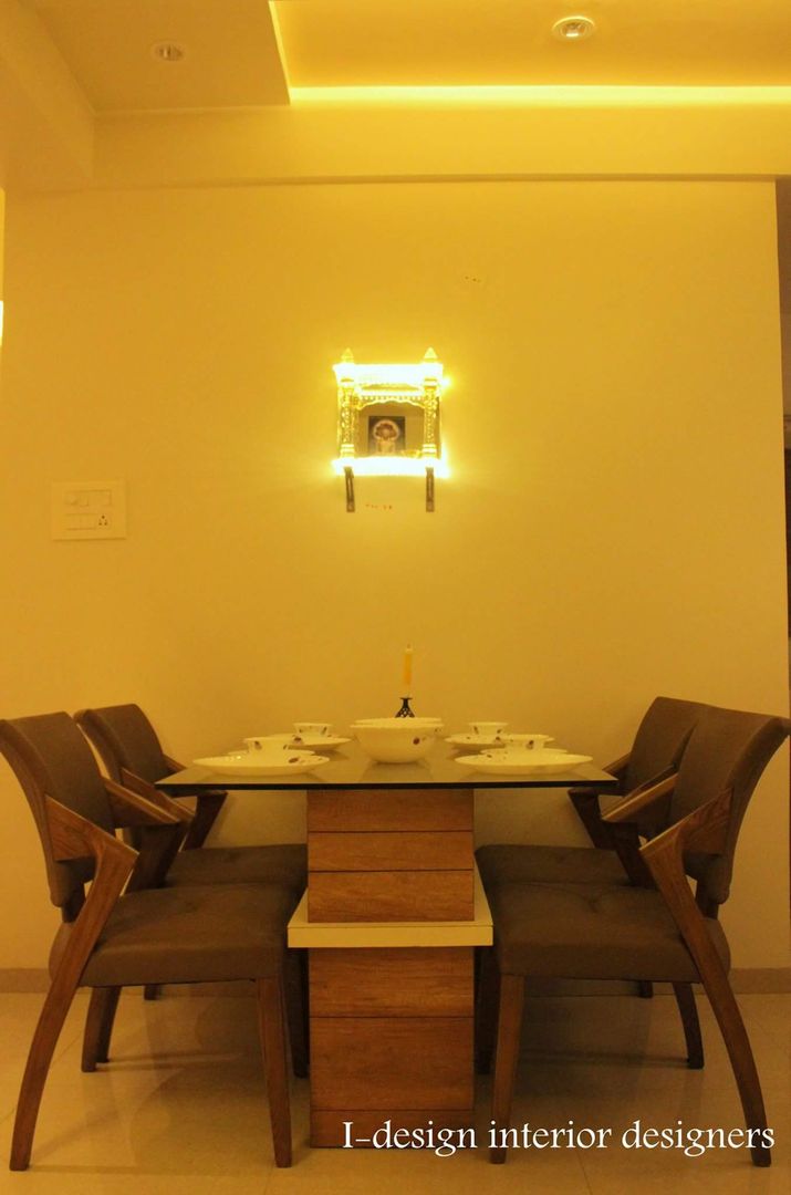 3bhk, I - design interior designer's I - design interior designer's Modern dining room Wood Wood effect