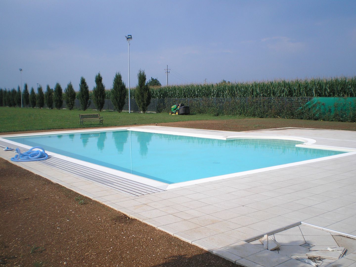 Piscina a sfioro, Aquazzura Piscine Aquazzura Piscine Бассейн в стиле модерн