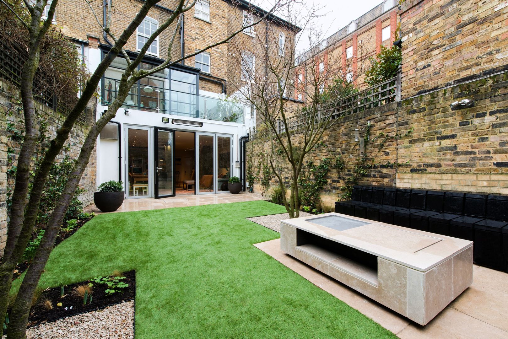 homify Modern garden