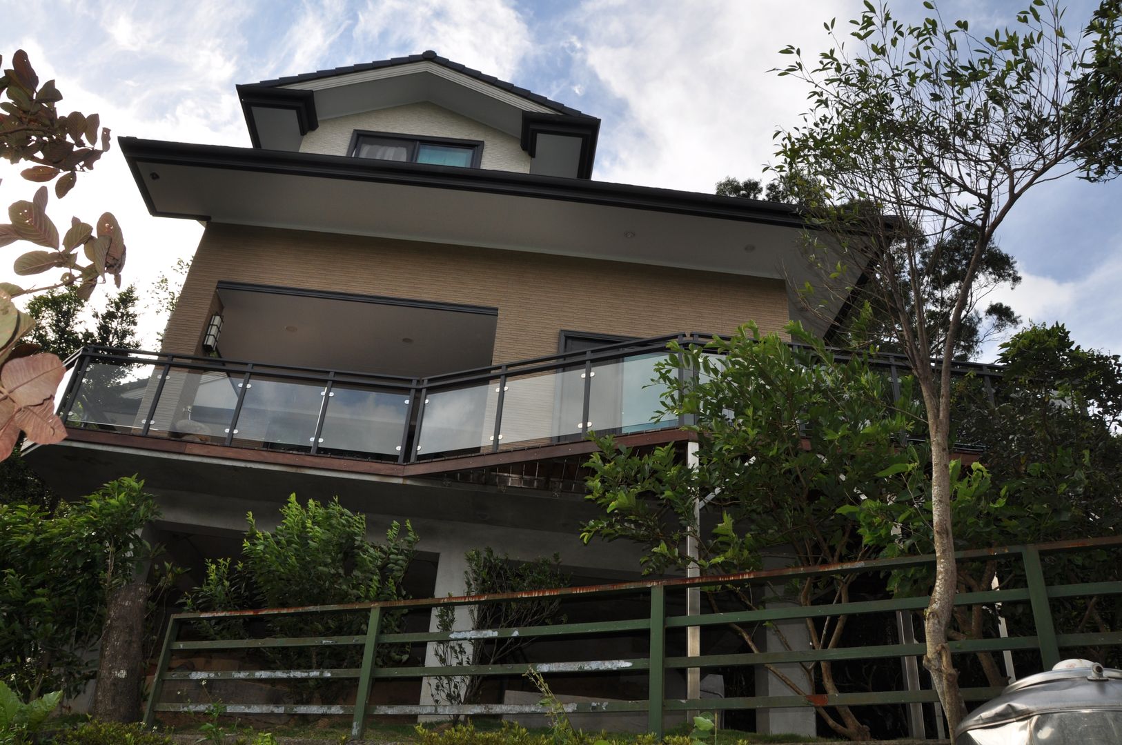 SHIHYAO_青潭森林宅, 翔霖營造有限公司 翔霖營造有限公司 Classic style houses