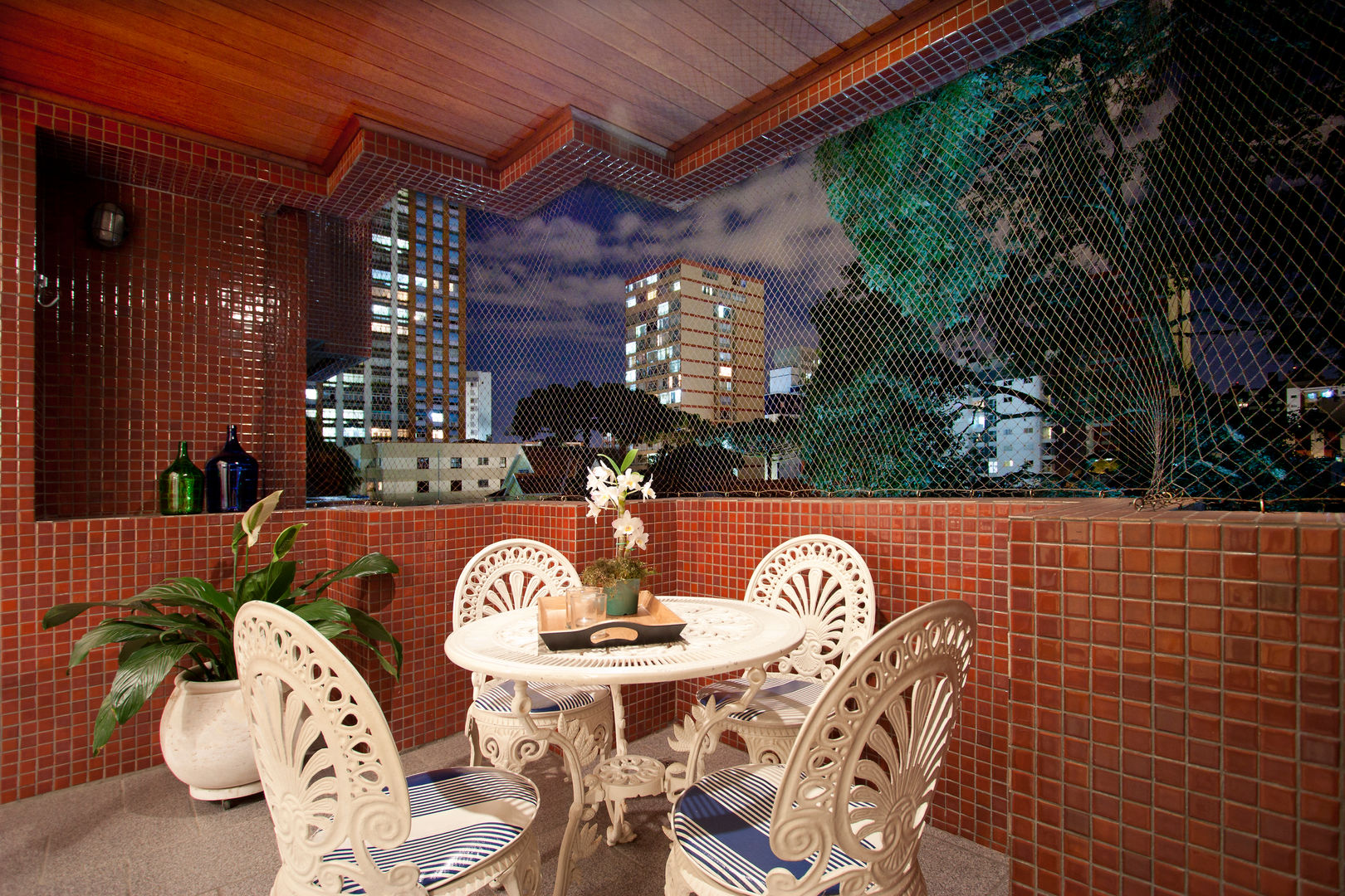 Apartamento Curitiba, Katalin Stammer Arquitetura e Design Katalin Stammer Arquitetura e Design 室内花园 室內景觀