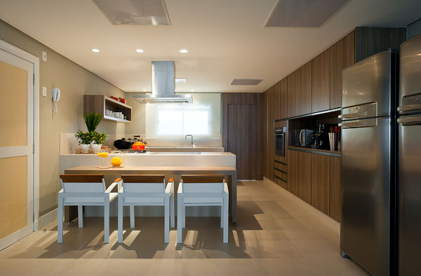 Apartamento de Verão , Renata Basques Arquitetura e Design de Interiores Renata Basques Arquitetura e Design de Interiores Modern kitchen Quartz