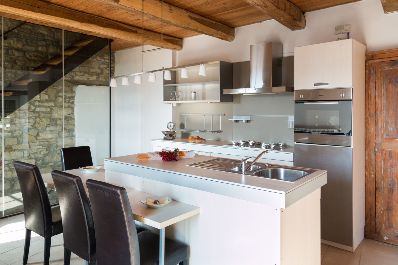 Casa vacanze situata in Piemonte: Casa Pasqualin, Andrea Chiesa è Progetto Immagine Andrea Chiesa è Progetto Immagine Rustic style kitchen