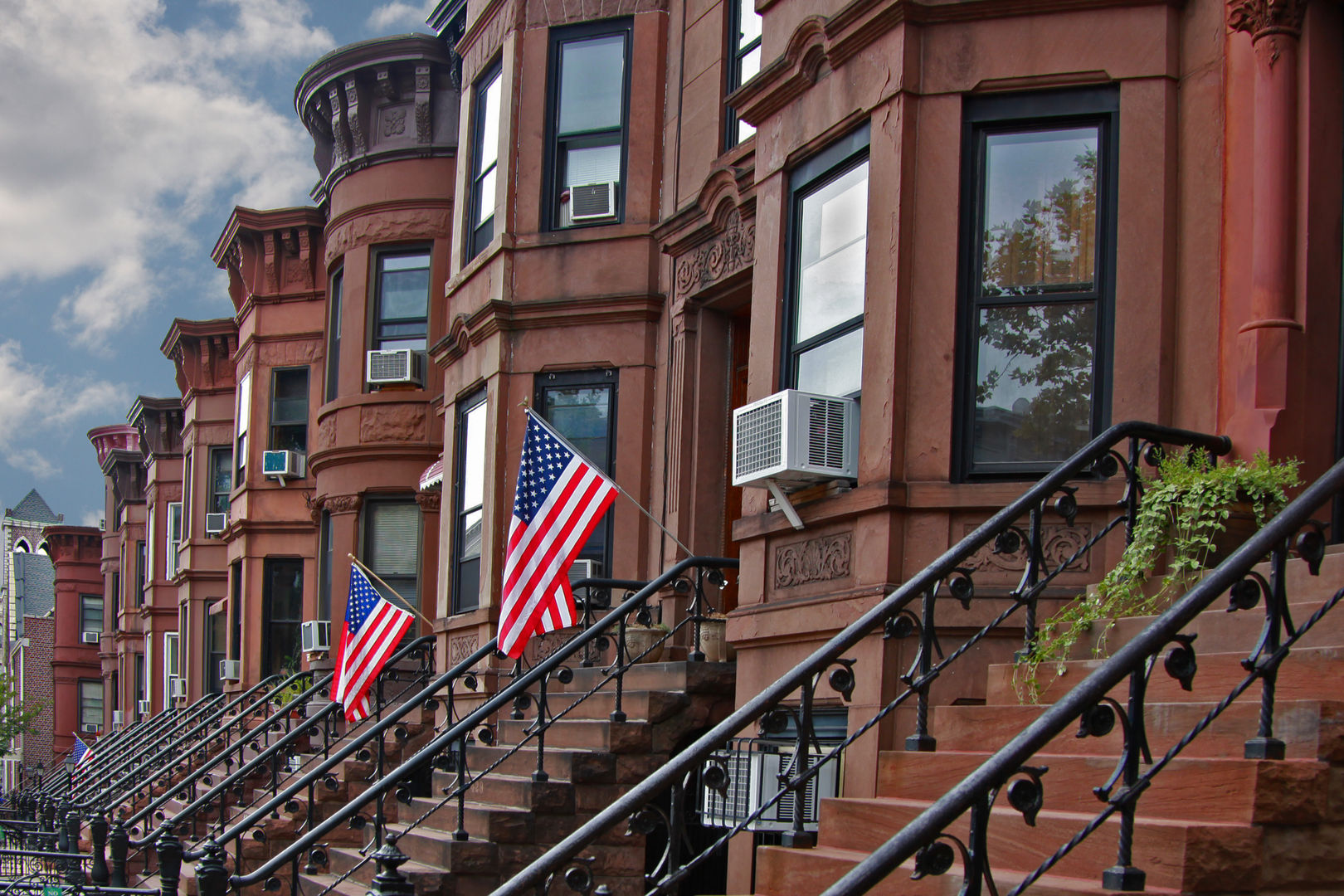 Brownstone Brooklyn/view of brownstone row houses in Sunset Park neighborhood of Brooklyn, New York. homify