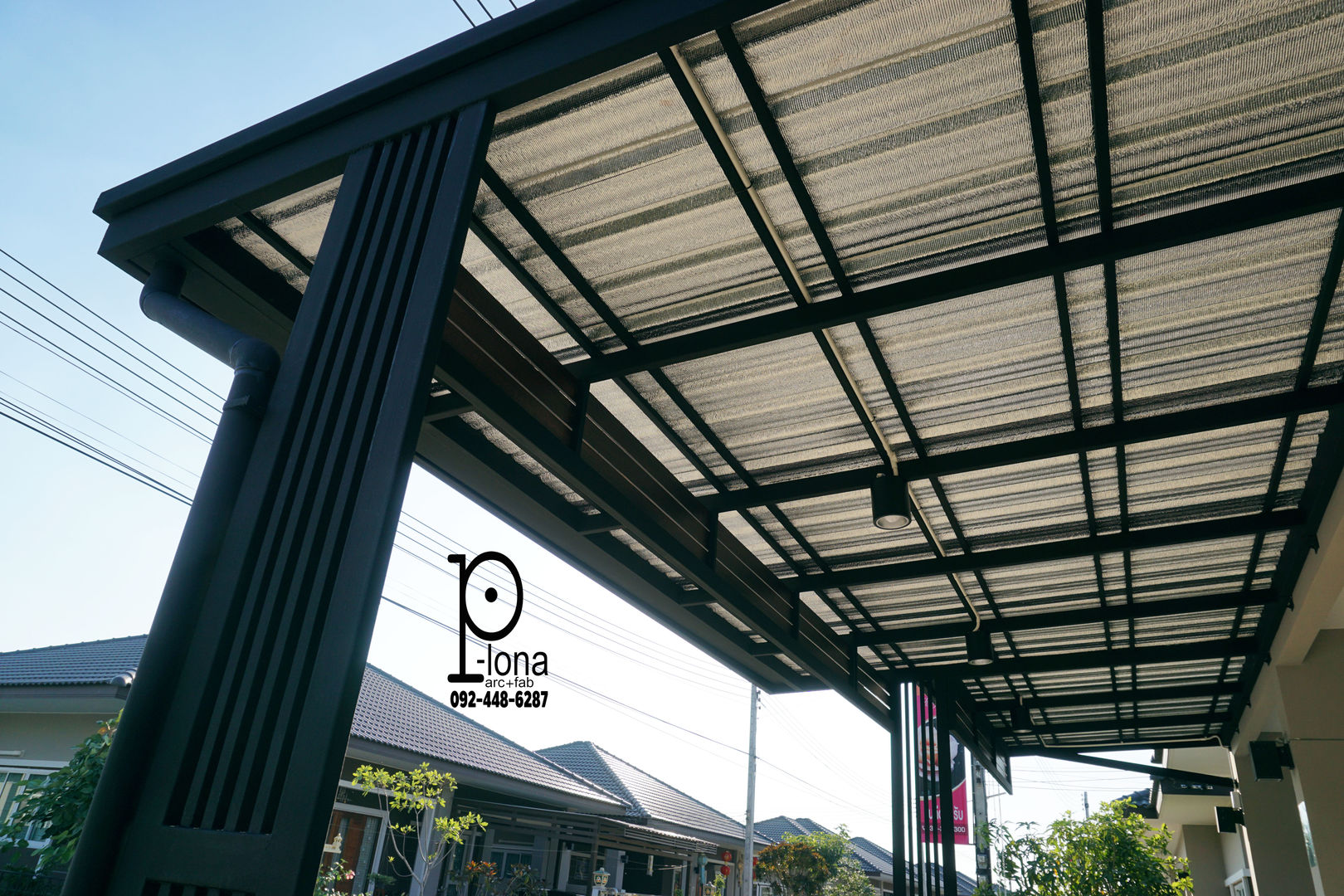 หลังคาโรงจอดรถ และกันสาด หลังคาเมทัลชีท โครงสร้างเหล็กสีดำด้าน, P-lona P-lona โรงรถและหลังคากันแดด เหล็ก