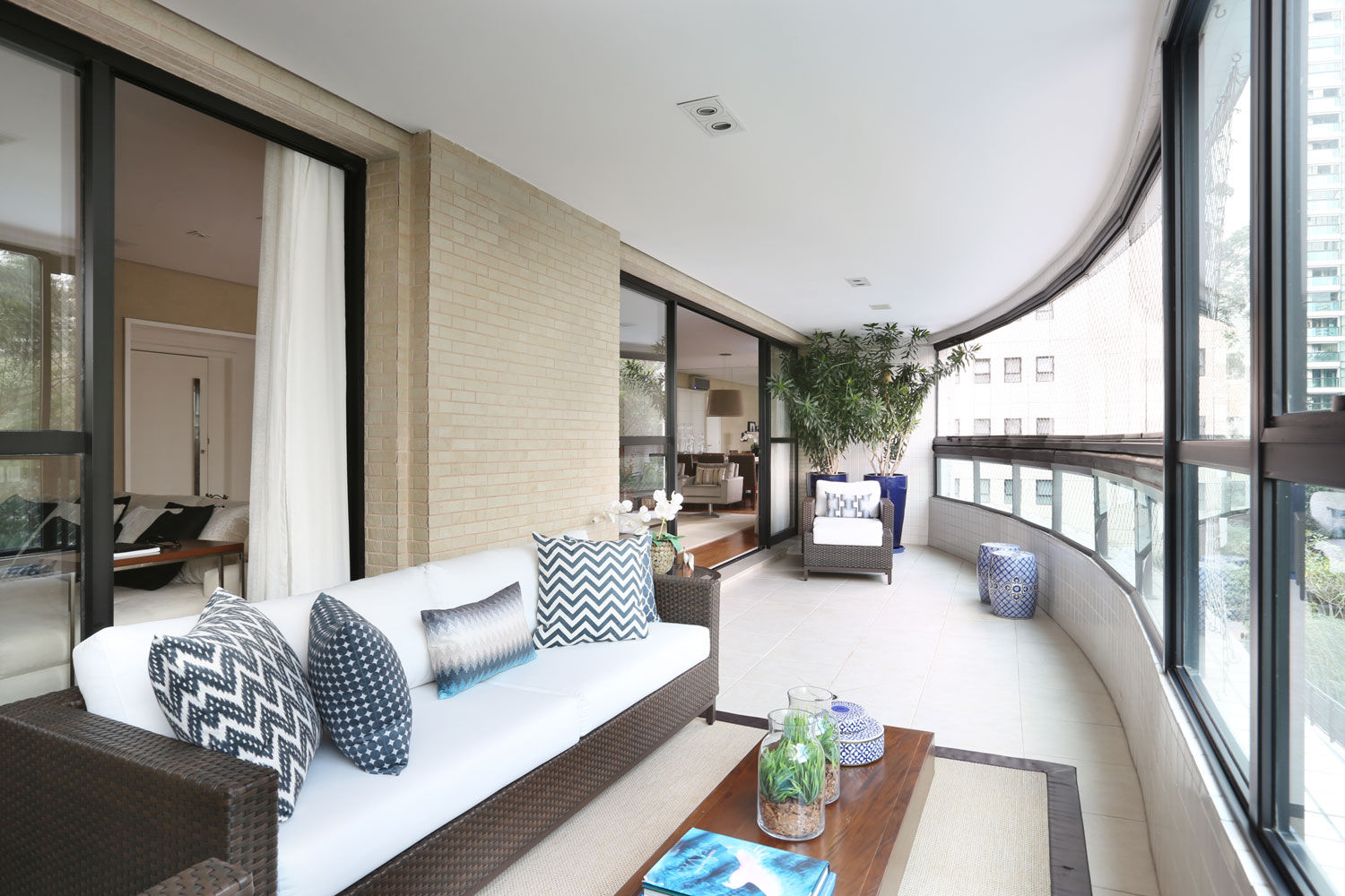 homify Modern Balkon, Veranda & Teras