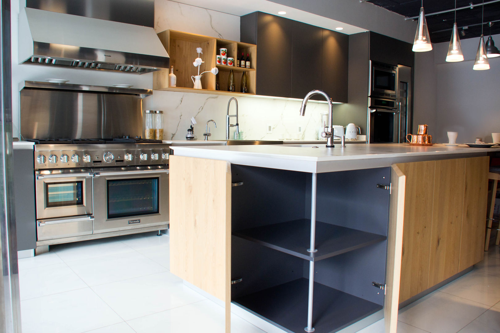 homify Modern kitchen