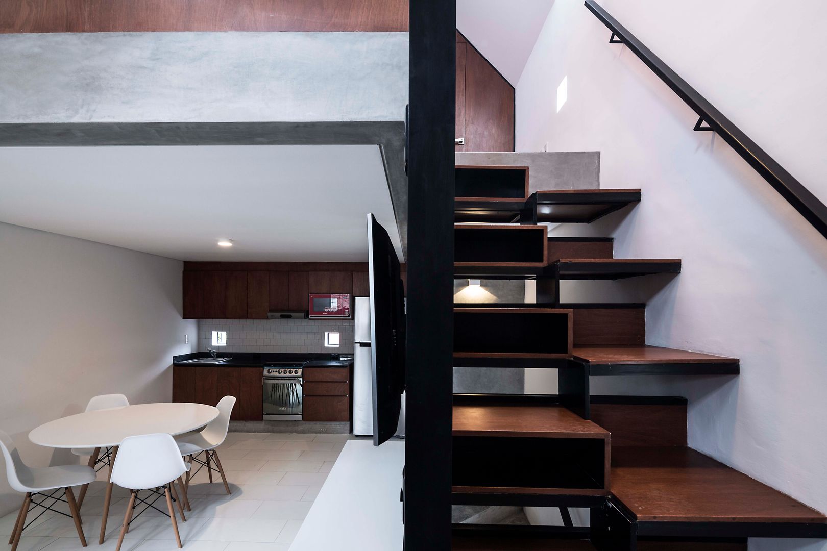 Casa Xomalli, DMP Arquitectura DMP Arquitectura Modern Corridor, Hallway and Staircase