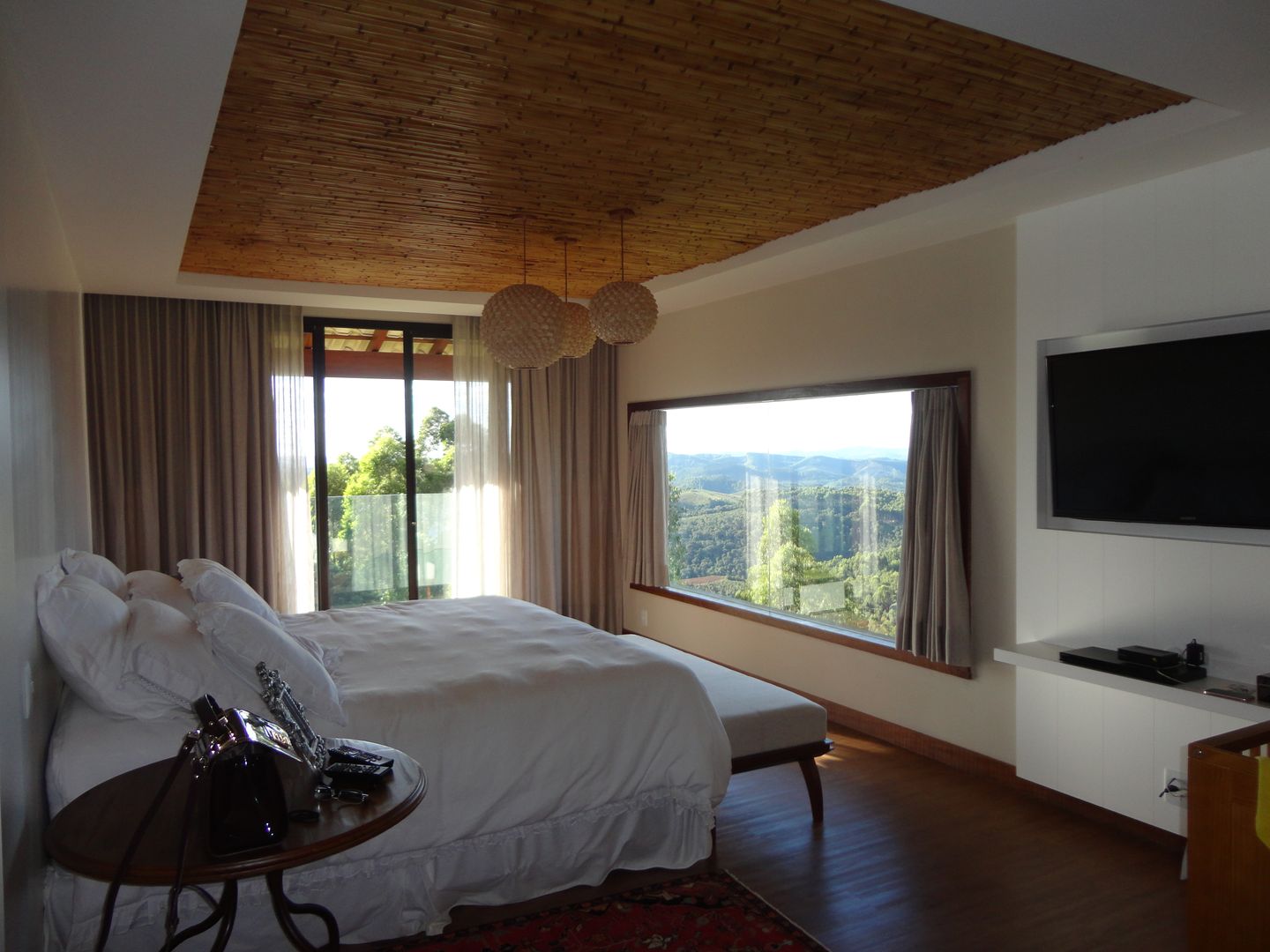 Casa no Cerro Azul, Repsold Arquitetos Repsold Arquitetos Country style bedroom Wood Wood effect