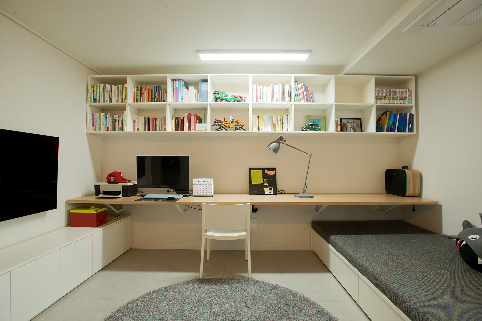 homify Modern style study/office