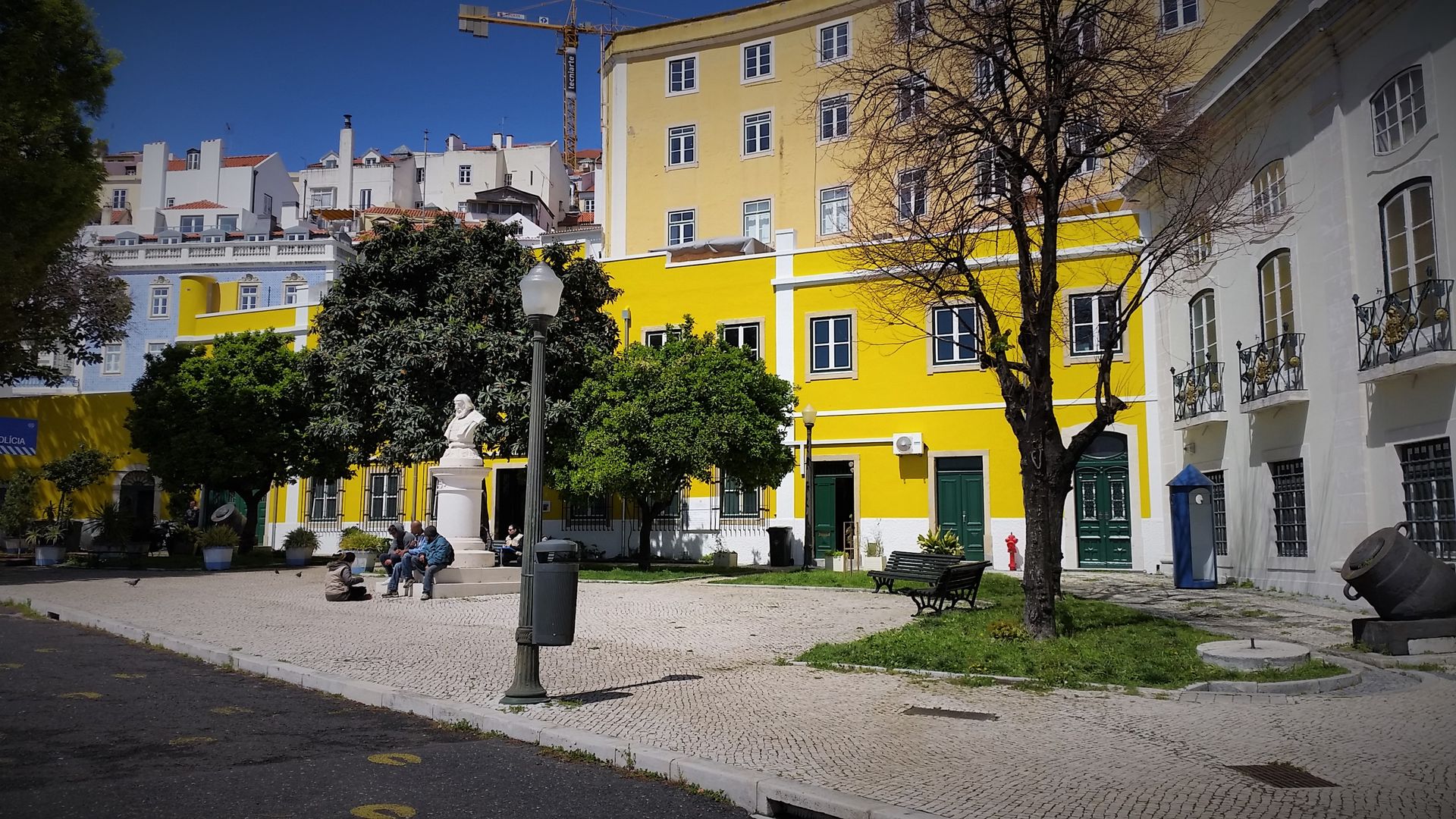 Reabilitação de Fachadas e Terraço - PSP Lisboa, Vitor Gil, Unip, Lda Vitor Gil, Unip, Lda Houses